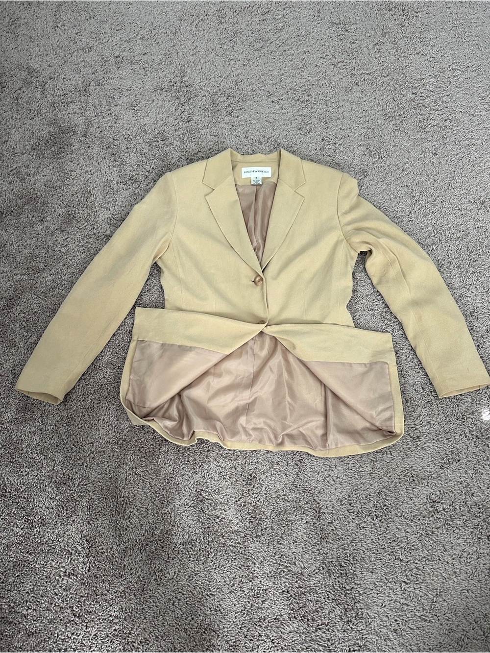 Jones New York Single-Button Blazer in Pale Tan Size 8 100% Silk